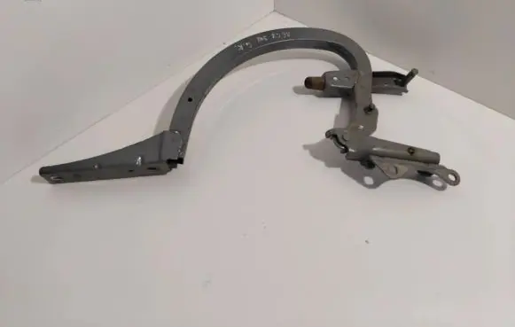 Audi A6 C7 Tailgate/trunk/boot hinge 4G5827301B