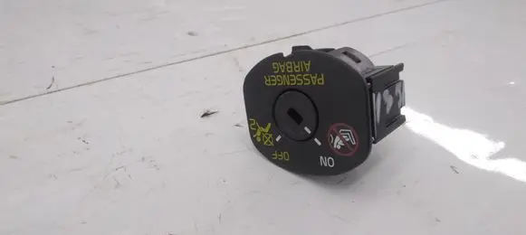 Volvo XC70 Passenger airbag on/off switch 31318268