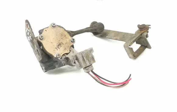 Toyota Avensis T250 Headlight/headlamp level sensor 7E23