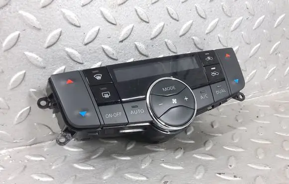 Nissan Pulsar Climate control unit 275003ZL0A