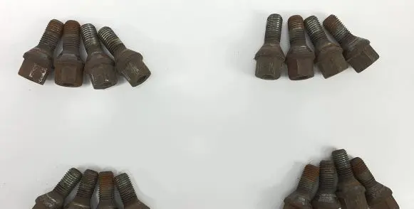 Opel Astra H Nuts/bolts 
