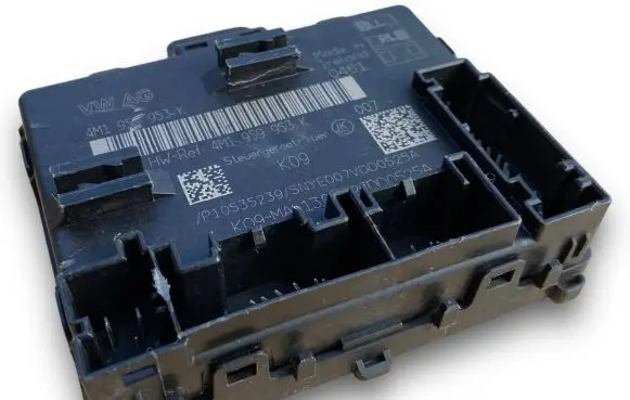 Audi Q7 4M Central body control module 4M1959953K