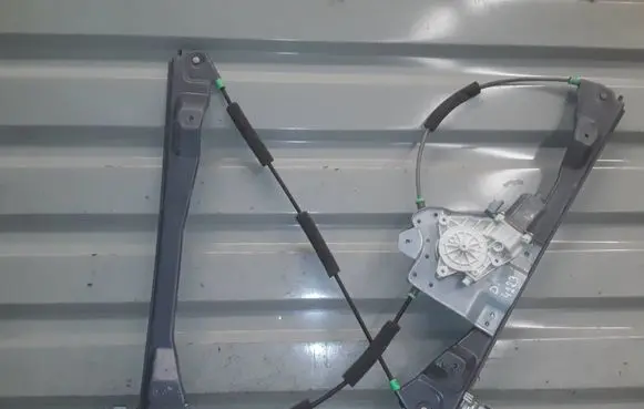 SsangYong Kyron Front door window regulator with motor 