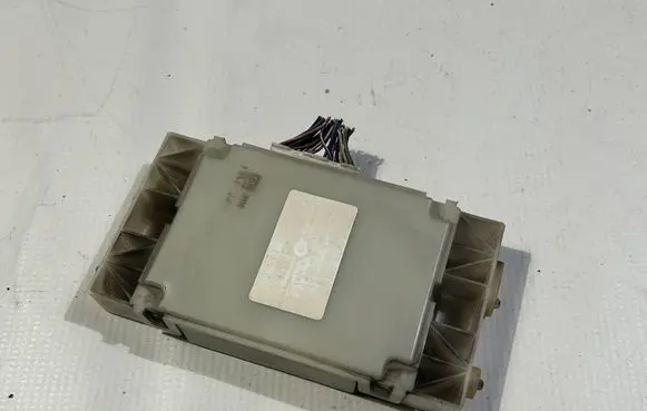 Nissan Titan Air conditioner control unit module 27760-EZ00B
