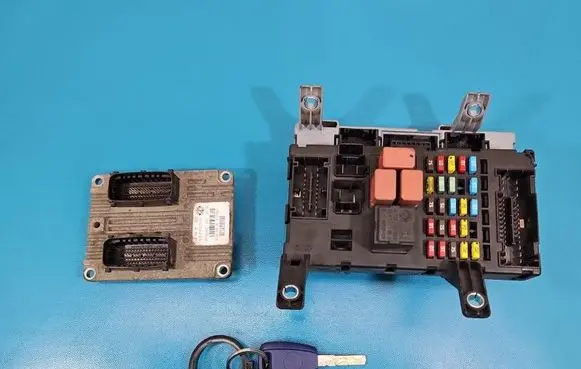 Fiat Albea Engine control unit/module ECU 51779527 IMPRK1602292