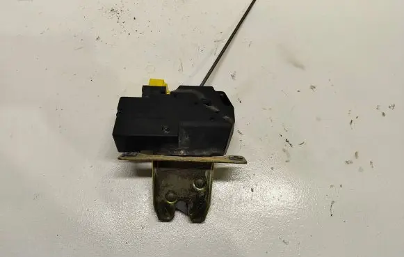 Volvo S80 Tailgate/trunk/boot lock/catch/latch 9203463