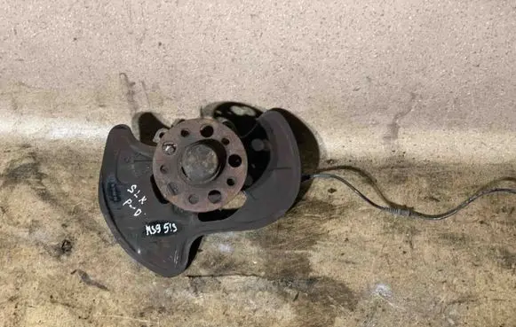 Mercedes-Benz SLK R172 Front wheel hub A2044202644