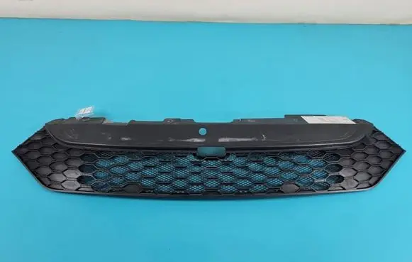 Iveco Daily 6th gen Front bumper upper radiator grill 5801587018 IMPRK1411510