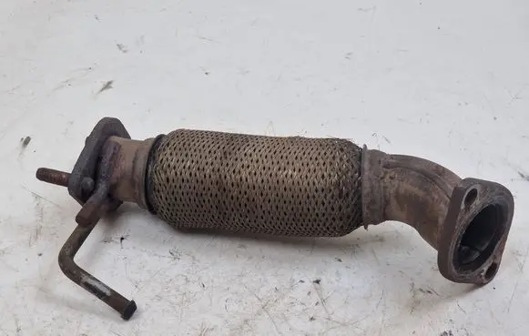 Hyundai i40 Muffler pipe connector clamp
