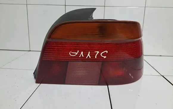 BMW 5 E39 Rear/tail lights 8358032 2VP00724002