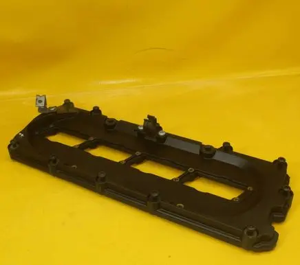 Audi A8 S8 D4 4H Rocker cam cover 057103470L