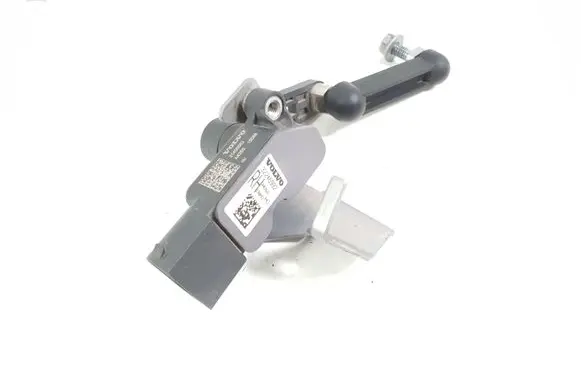 Headlight/headlamp level sensor