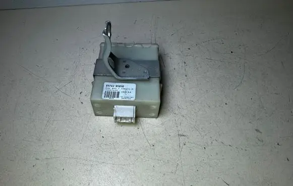 Toyota Avensis T250 Door central lock control unit/module 8974105050 736671A 73667112