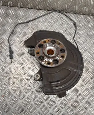 Mercedes-Benz A W176 Front wheel hub A2464210620