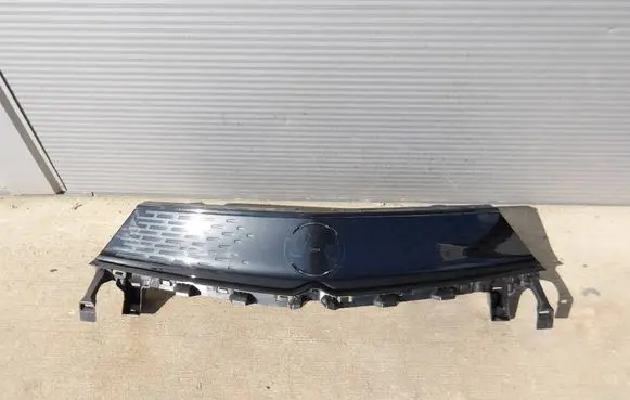 Opel Mokka B Front grill 