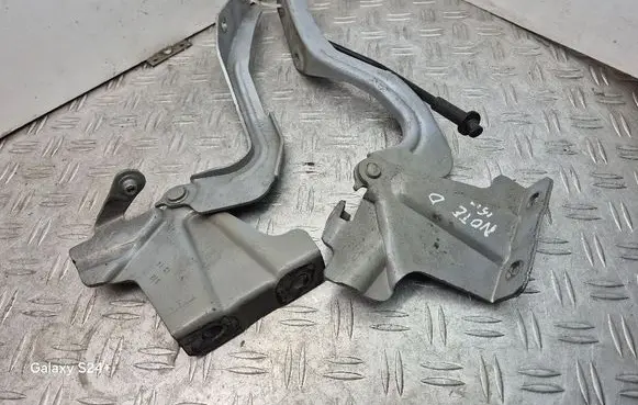 Nissan Note (E12) Engine bonnet/hood hinges