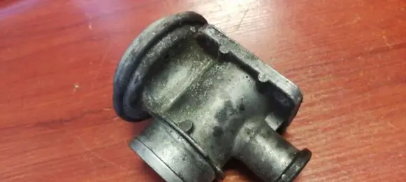 BMW 5 E39 EGR valve 7785452