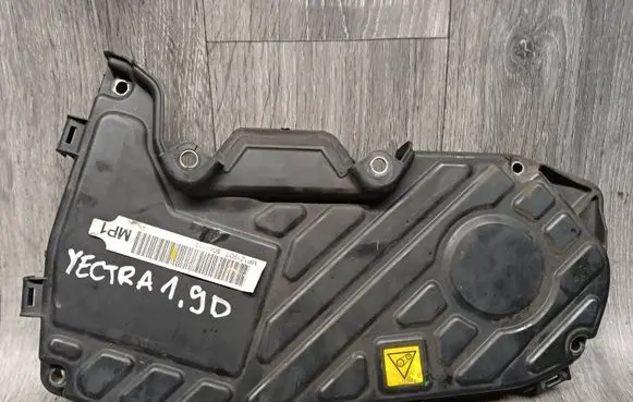 Opel Vectra C Timing belt guard (cover) 55187752 C0DST3808