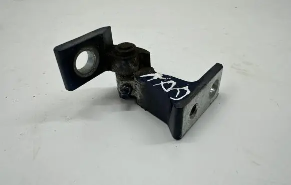 Audi A3 S3 8V Front door lower hinge 