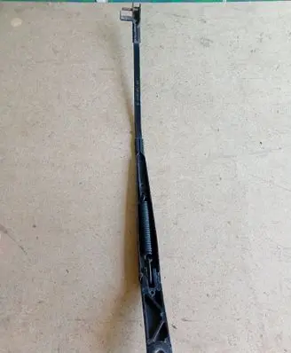 Volkswagen Touran I Front wiper blade arm 1T0955409A