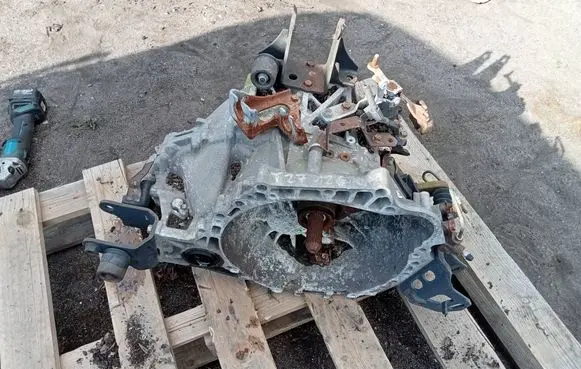 Toyota Avensis T270 Manual 6 speed gearbox 000
