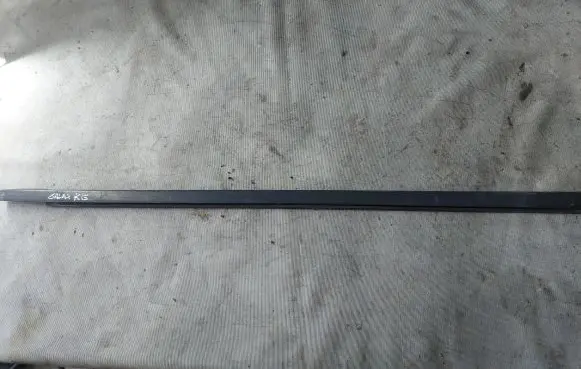 Ford Galaxy Door glass trim 6AA4KG