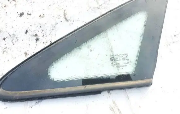 Volkswagen Sharan Front triangle window/glass 