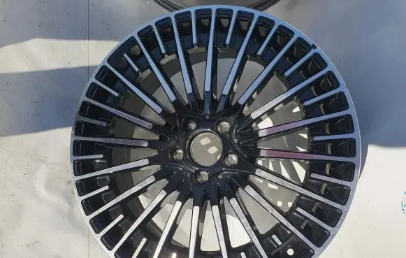 Mercedes-Benz EQA R20 alloy rim 