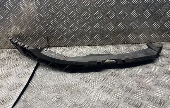 Skoda Octavia Mk2 (1Z) Front bumper mounting bracket 1Z0807184D