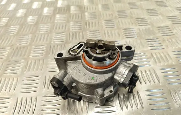 Citroen DS4 Vacuum pump 9804021880