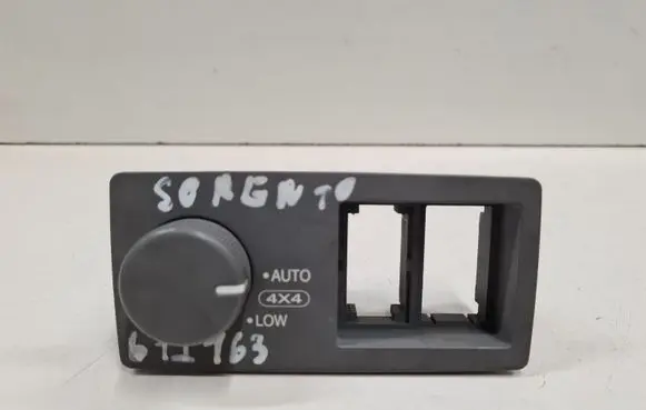 KIA Sorento Differential lock switch 61216K Y61C