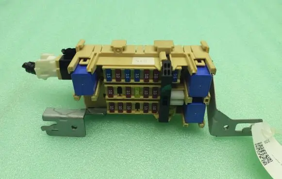 Nissan Pulsar Fuse module 14626