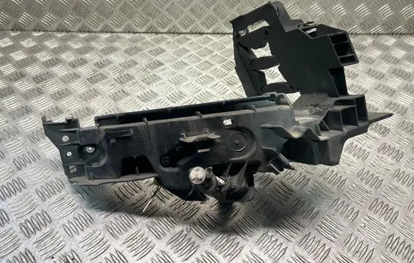 Audi Q5 SQ5 8R Headlight/headlamp mounting bracket 8R0805608 8R0955102A