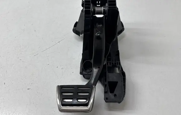 Volkswagen Tiguan Allspace Brake pedal 5QN723058D 07042021121514