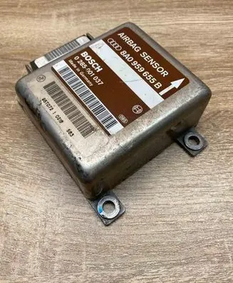 Audi A4 S4 B5 8D Airbag control unit/module 8A0959655B 0285001037