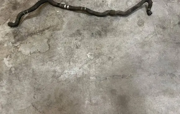 BMW M5 F90 Engine coolant pipe/hose