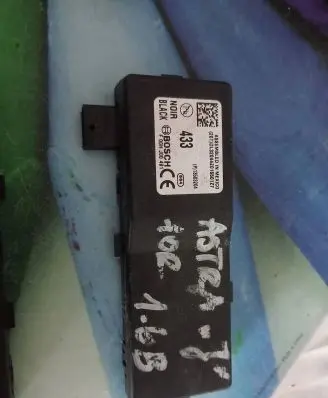 Opel Insignia A Antenna control unit 13503204
