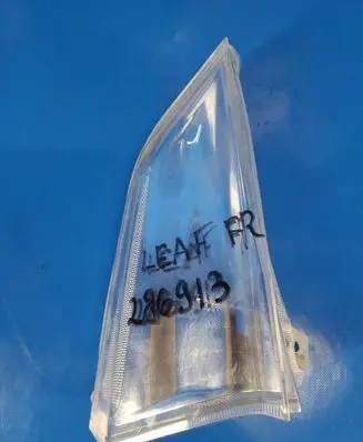 Nissan Leaf I (ZE0) Front indicator light 261803NL0A