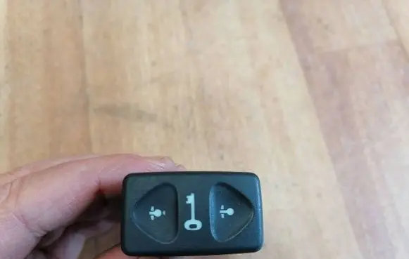 Central locking switch button