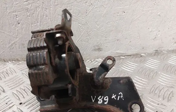 Toyota Corolla Verso AR10 Engine mount bracket 123720R010