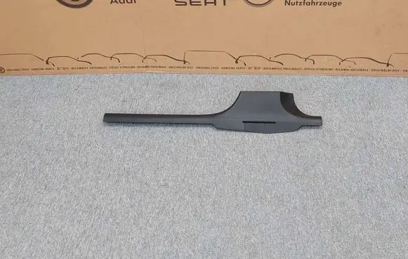 Audi A3 S3 8V Front sill trim cover 8V5853906A