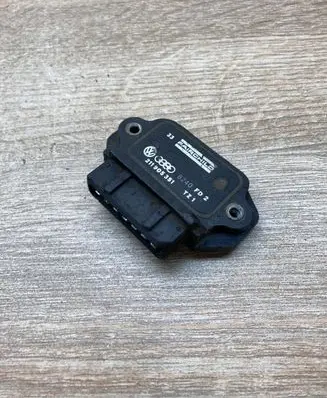 Volkswagen Golf II Ignition amplifier control unit 211905351
