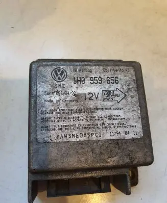 Volkswagen Golf III Airbag control unit/module 1H0959656