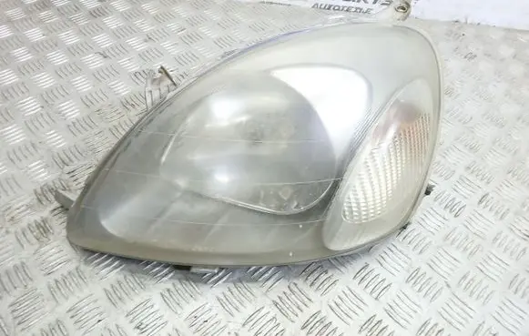 Toyota Yaris Headlight/headlamp