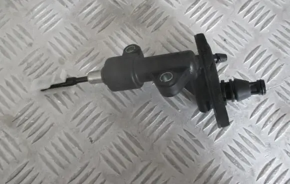 Peugeot 3008 I Clutch slave cylinder 