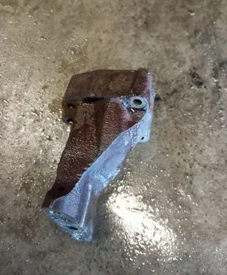 Mercedes-Benz CLS C218 X218 Engine mounting bracket A6420961146