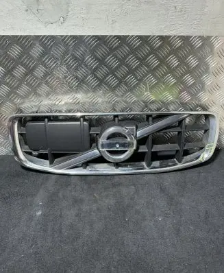 Volvo XC70 Front bumper upper radiator grill 31283903