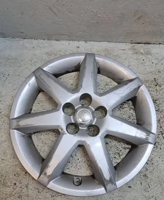 Toyota Prius (XW20) R16 wheel hub/cap/trim 