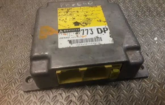 Mitsubishi Pajero Airbag control unit/module MR472773
