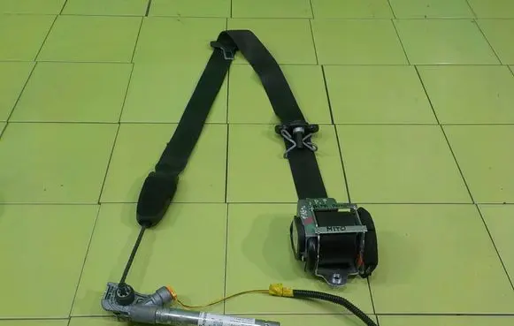 Alfa Romeo Mito Front seatbelt NAPINACZEM BEZPIECZENSTWA